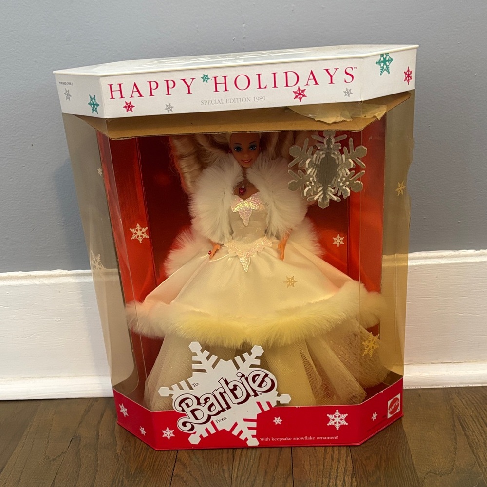 NIB 1989 Happy Holidays Barbie Collectible!
